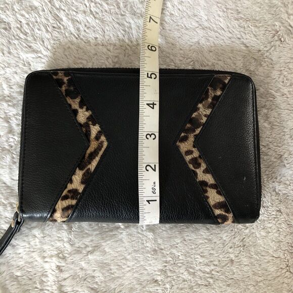 Silpada Zahara Wristlet Wallet Black Pebbled Leather Animal Print Leopard F0004 - Picture 10 of 11